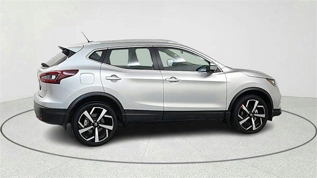Photo of 2022 Silver Nissan Rogue Sport