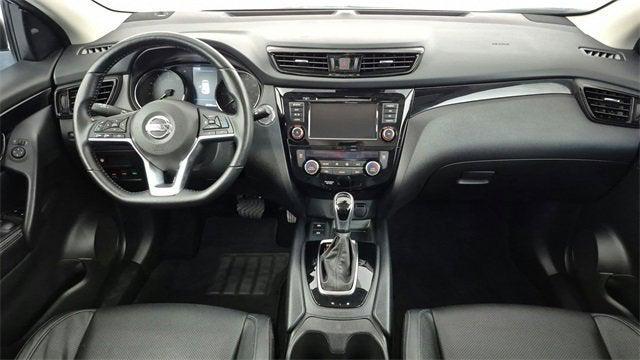 Photo of 2022 Silver Nissan Rogue Sport