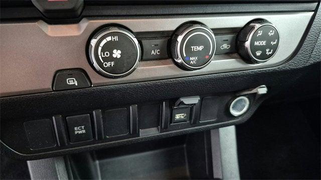 Photo of 2021 White Toyota Tacoma
