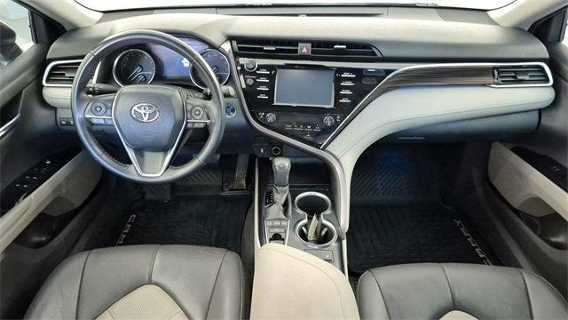 Photo of 2018 Silver Toyota Camry
