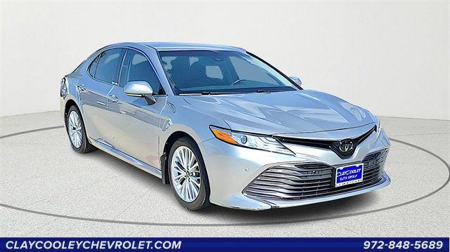 Photo of 2018 Silver Toyota Camry