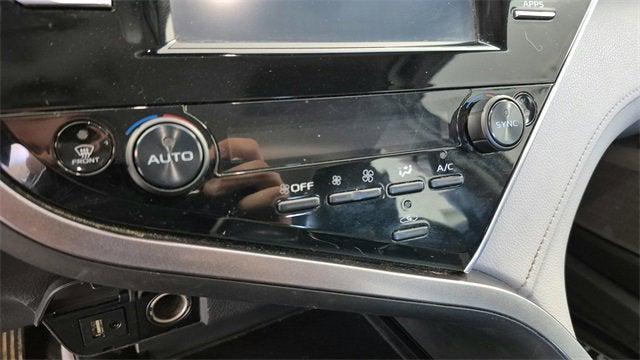 Photo of 2018 Silver Toyota Camry