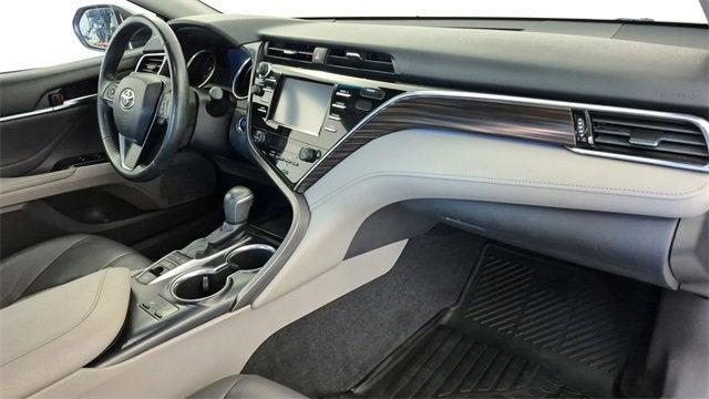 Photo of 2018 Silver Toyota Camry