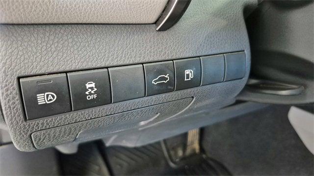 Photo of 2018 Silver Toyota Camry