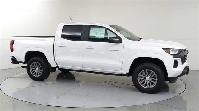 Photo of 2024 Summit White Chevrolet Colorado