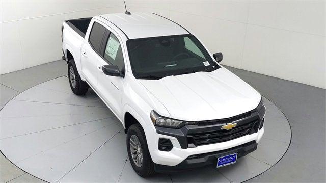 Photo of 2024 Summit White Chevrolet Colorado