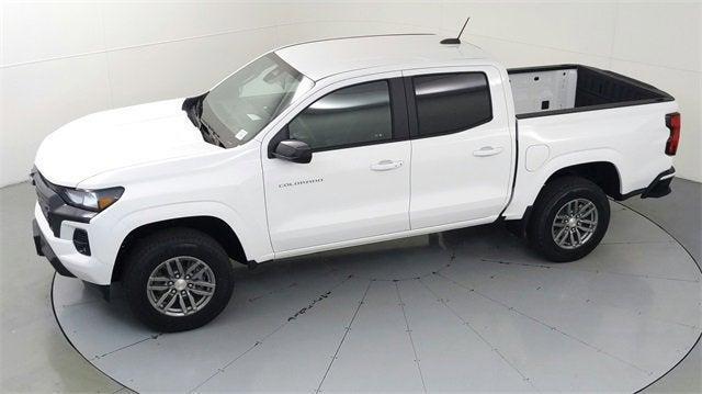 Photo of 2024 Summit White Chevrolet Colorado
