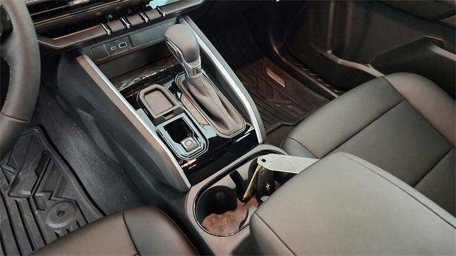 Photo of 2025 Summit White Chevrolet Colorado