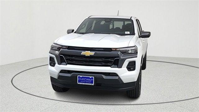 Photo of 2025 Summit White Chevrolet Colorado