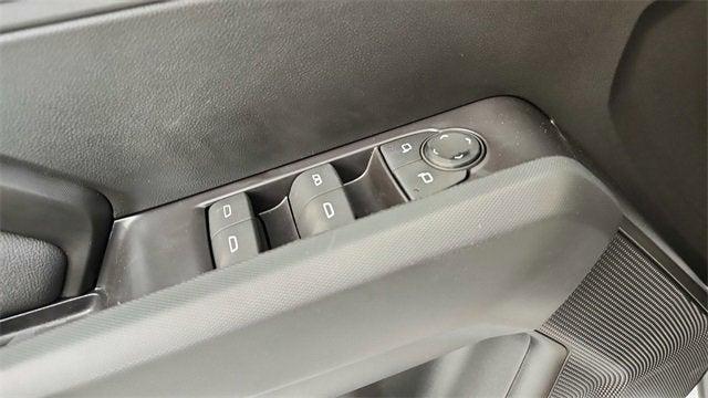 Photo of 2025 Summit White Chevrolet Colorado