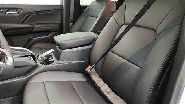 Photo of 2025 Summit White Chevrolet Colorado