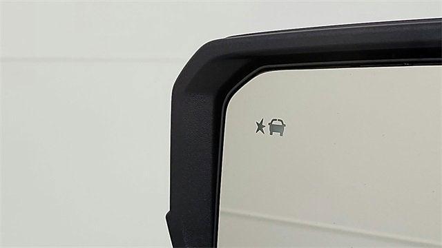 Photo of 2025 Summit White Chevrolet Colorado
