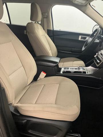 Photo of 2024 Carbonized Gray Metallic Ford Explorer