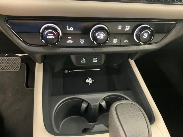 Photo of 2026 Solar Silver Metallic Honda HR-V