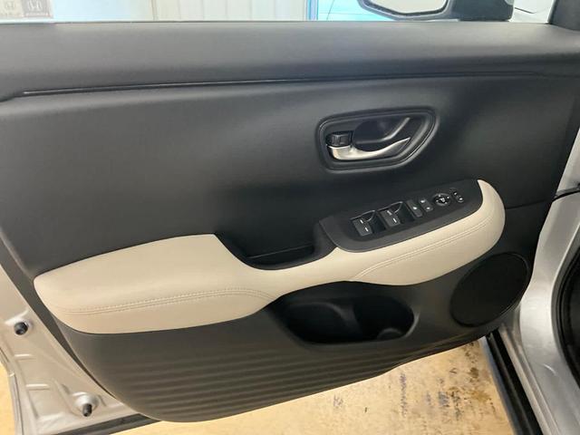 Photo of 2026 Solar Silver Metallic Honda HR-V
