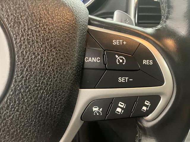 Photo of 2016 Bright White Clearcoat Jeep Grand Cherokee