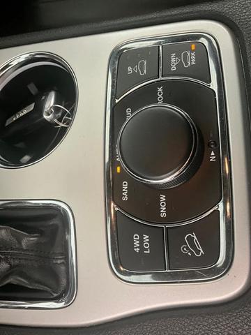 Photo of 2016 Bright White Clearcoat Jeep Grand Cherokee