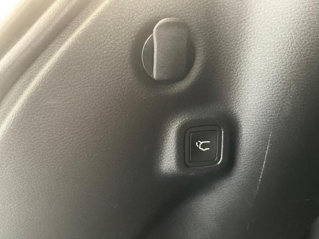 Photo of 2018 Diamond Black Jeep Compass