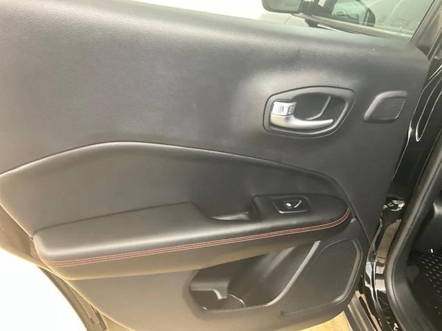 Photo of 2018 Diamond Black Jeep Compass