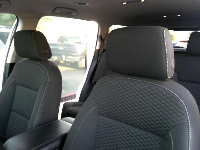 Photo of 2019 Summit White GMC Acadia