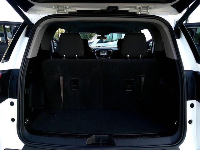 Photo of 2019 Summit White GMC Acadia