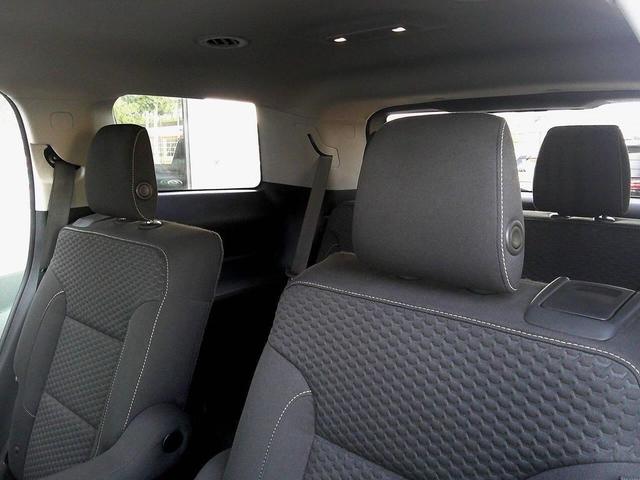 Photo of 2019 Summit White GMC Acadia