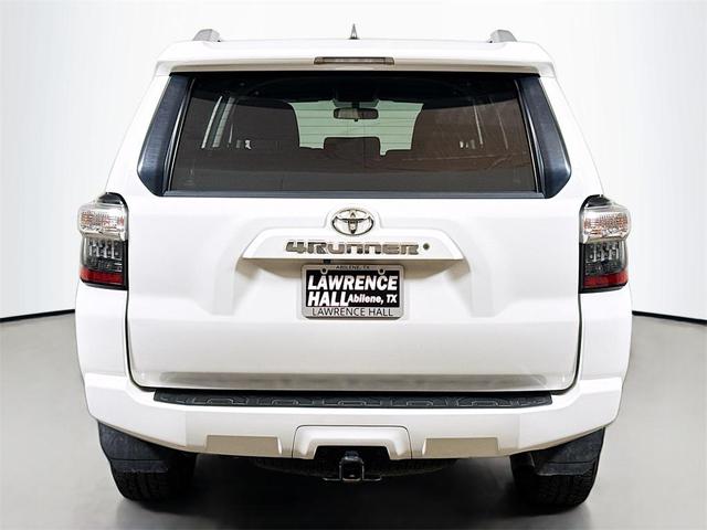 Photo of 2018 Super White Toyota 4Runner