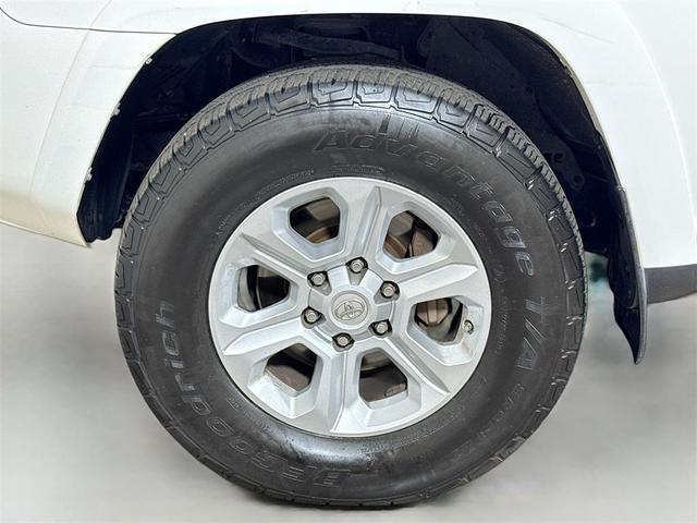Photo of 2018 Super White Toyota 4Runner