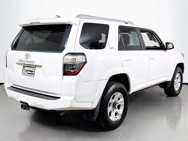Photo of 2018 Super White Toyota 4Runner