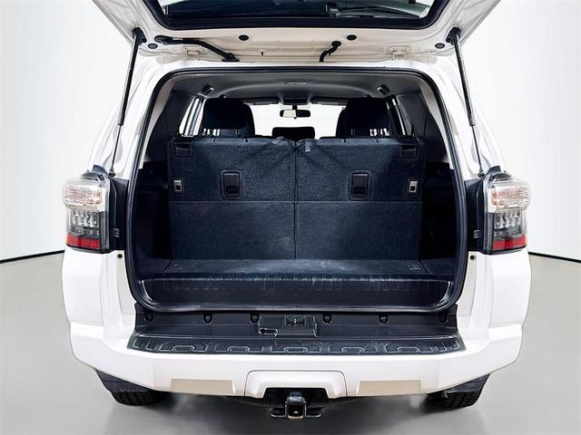 Photo of 2018 Super White Toyota 4Runner