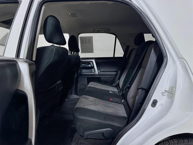Photo of 2018 Super White Toyota 4Runner