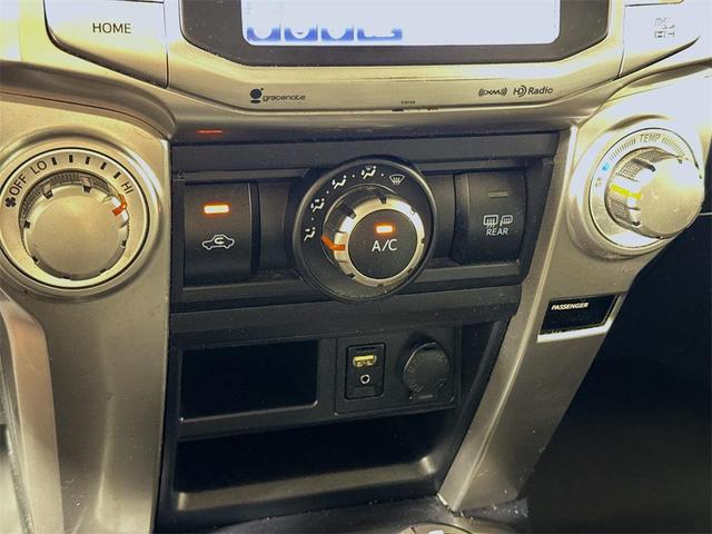 Photo of 2018 Super White Toyota 4Runner