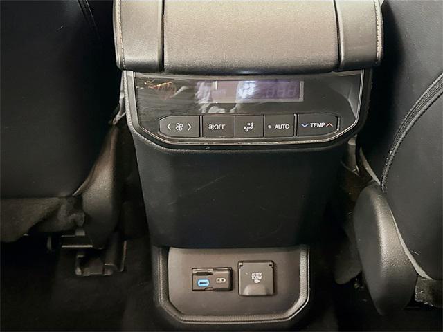Photo of 2022 Ruby Flare Pearl Toyota Highlander