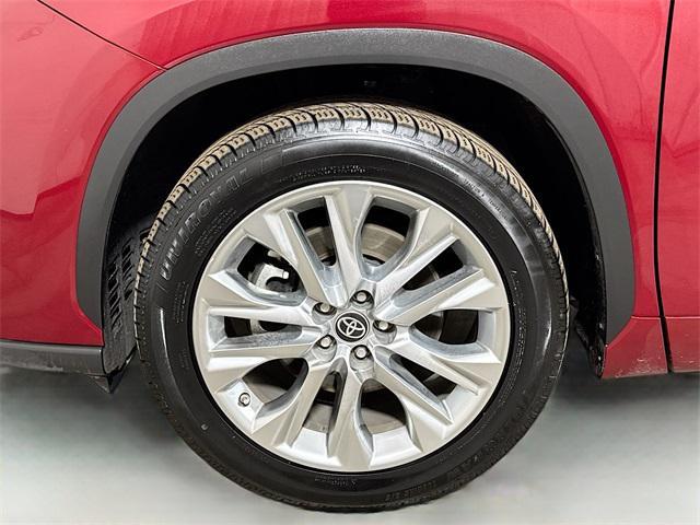 Photo of 2022 Ruby Flare Pearl Toyota Highlander
