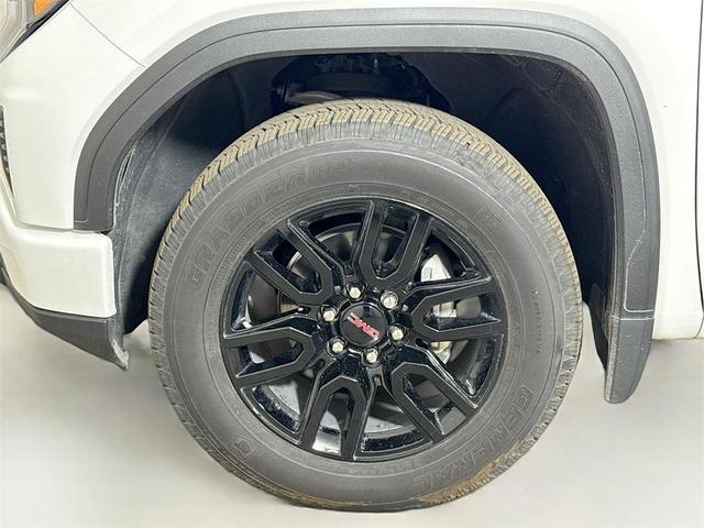 Photo of 2024 Summit White GMC Sierra 1500