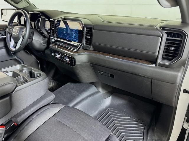 Photo of 2024 Summit White GMC Sierra 1500