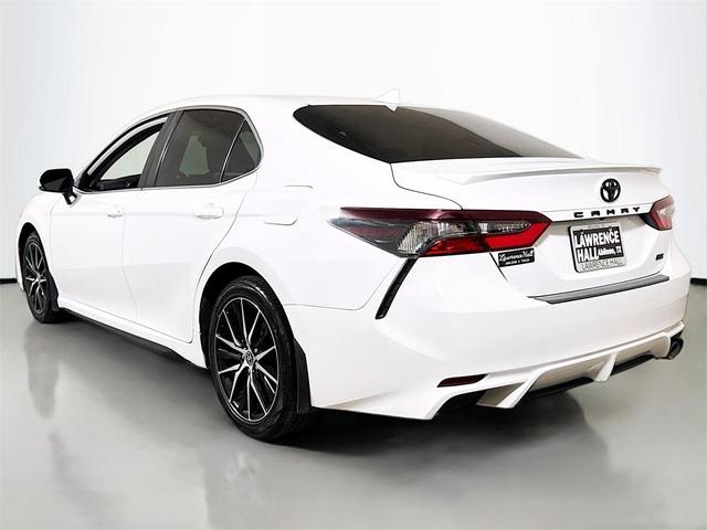 Photo of 2023 Ice Cap Toyota Camry