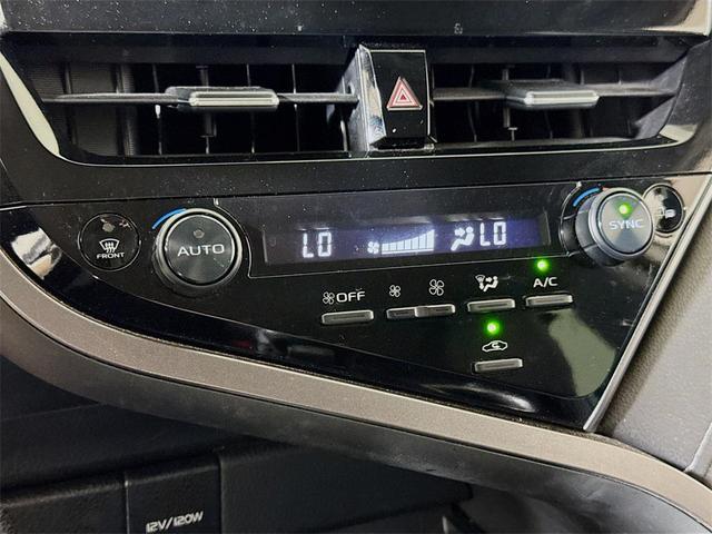 Photo of 2023 Ice Cap Toyota Camry