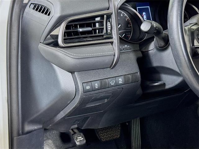 Photo of 2023 Ice Cap Toyota Camry