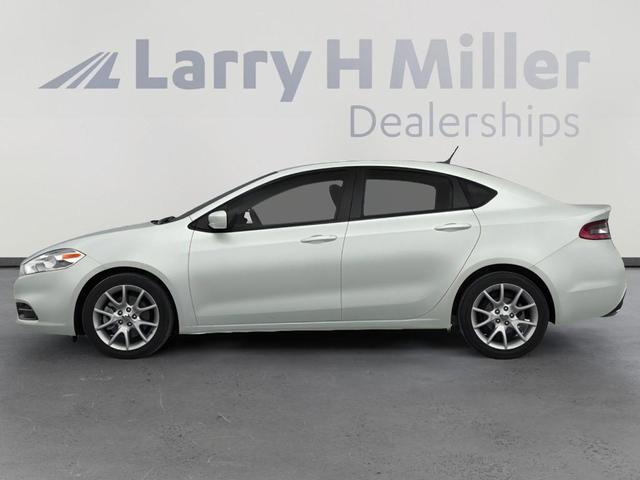 Photo of 2014 Bright White Clearcoat Dodge Dart