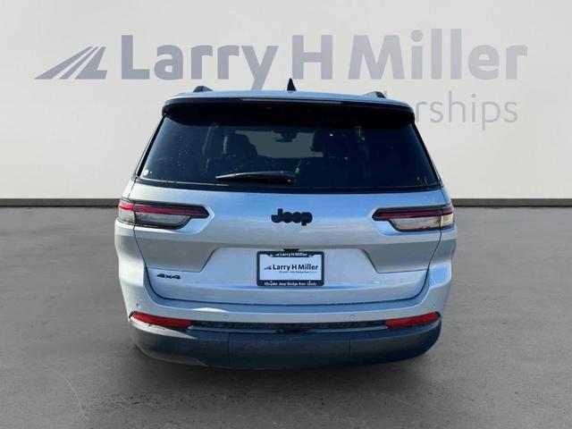 Photo of 2025 Silver Zynith Jeep Grand Cherokee L