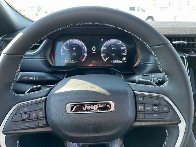 Photo of 2025 Silver Zynith Jeep Grand Cherokee L