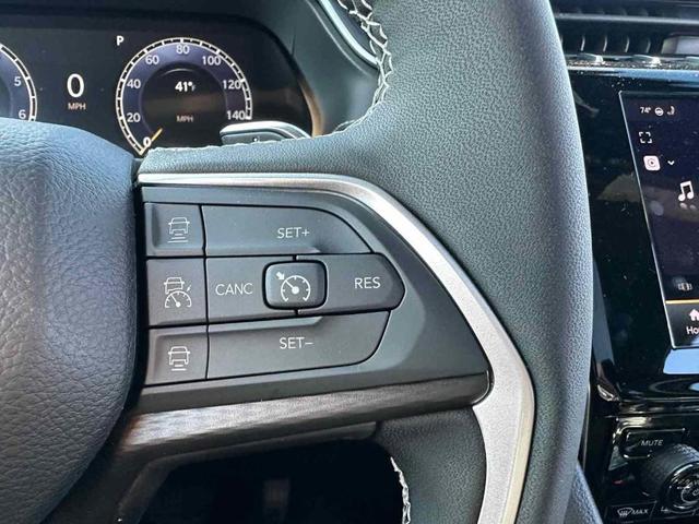 Photo of 2025 Silver Zynith Jeep Grand Cherokee L