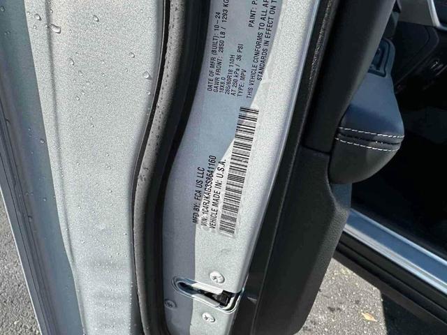 Photo of 2025 Silver Zynith Jeep Grand Cherokee L