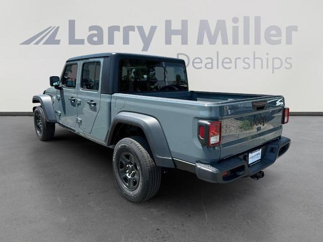 Photo of 2025 Anvil Clearcoat Jeep Gladiator