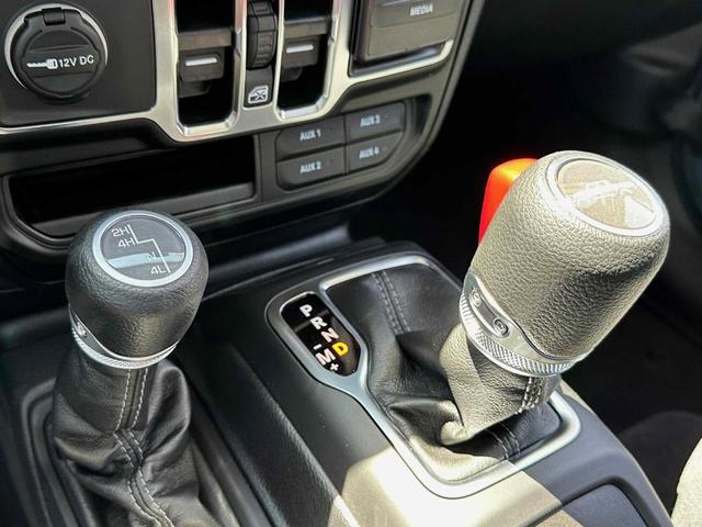 Photo of 2025 Anvil Clearcoat Jeep Gladiator