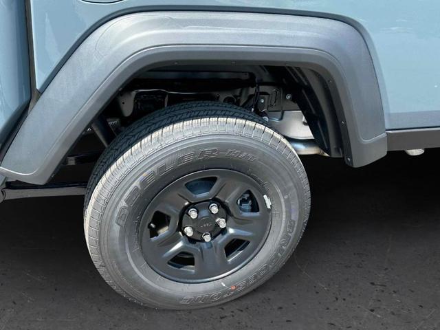 Photo of 2025 Anvil Clearcoat Jeep Gladiator