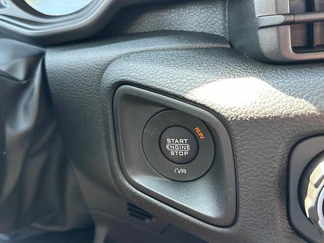 Photo of 2025 Anvil Clearcoat Jeep Gladiator