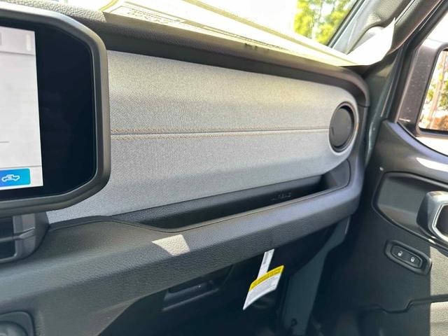 Photo of 2025 Anvil Clearcoat Jeep Gladiator