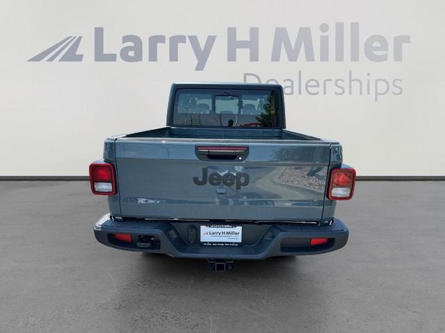 Photo of 2025 Anvil Clearcoat Jeep Gladiator
